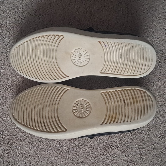 UGG Jass Slip On Sneaks - Picture 7 of 12